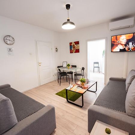 Ideal Accommodation Unirii Square Bukarest Exteriör bild